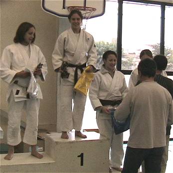 podium cadettes à Castelsarrasin, photo Th. Dabadie.